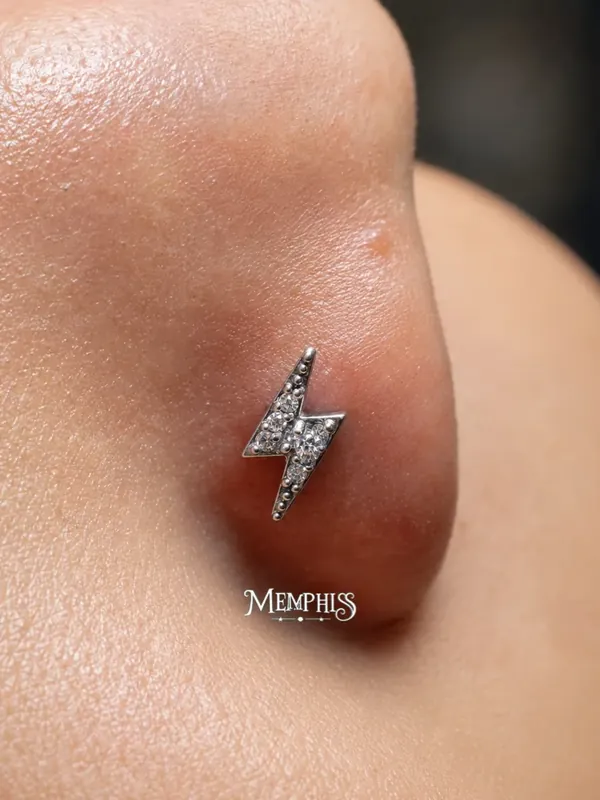 Piercing no nariz feito em Taboão da Serra